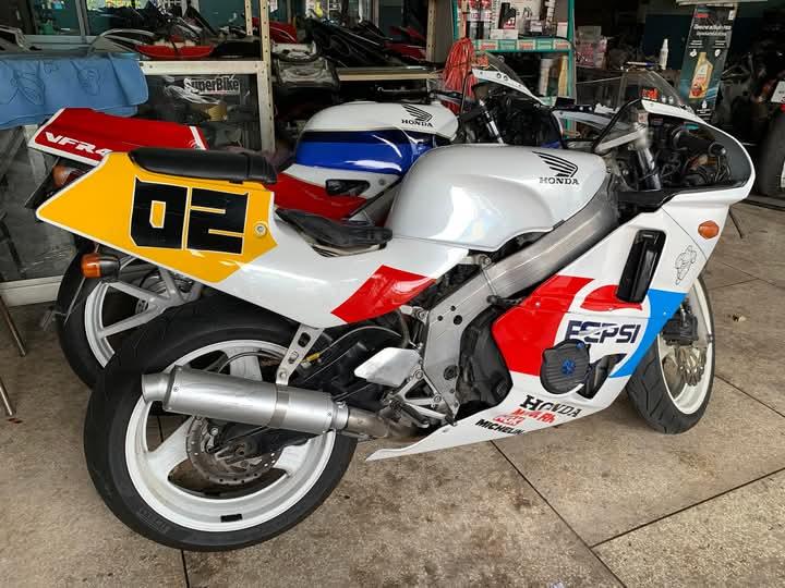 Honda CBR400 89 NC 23 4