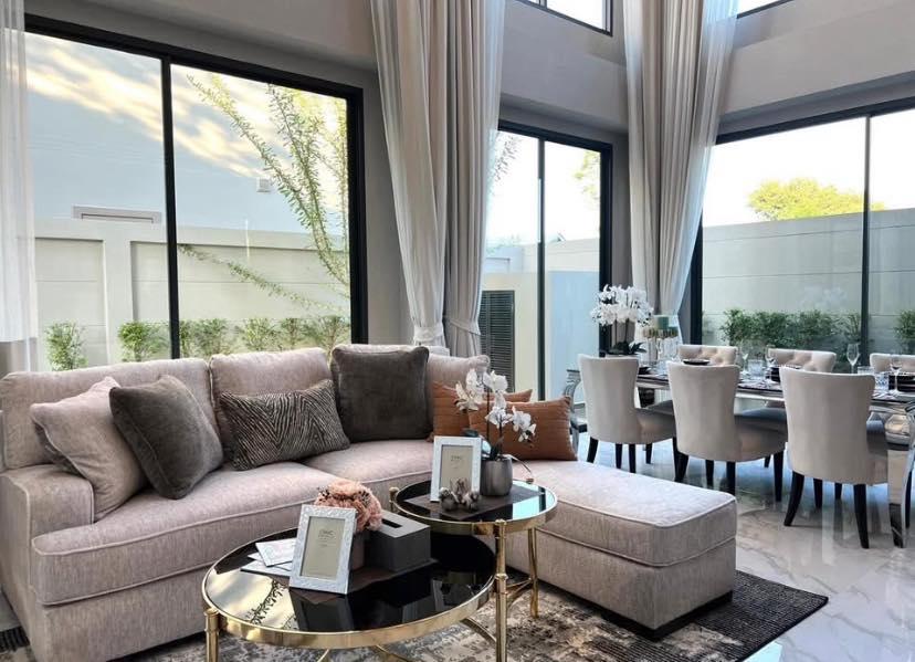 For rent pool villa style modern Najomtien 85,000/month 4