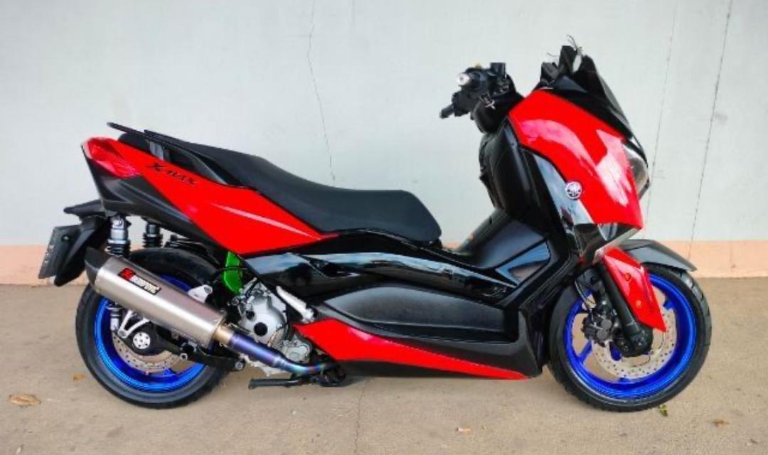 Yamaha XMAX300 สีแดง