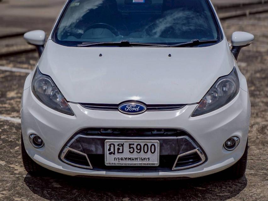 FORD FIESTA 1.6 SPORT โฉม 4Dr เกียร์ Auto สีขาว ปี2010