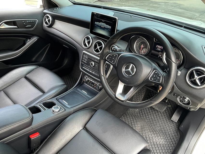 BENZ GLA200 1.6 URBAN (CKD) (โฉมW156) ปี 2017 สภาพนางฟ้า 10