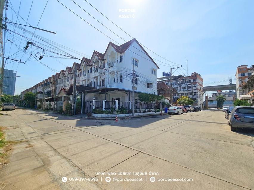 ขาย!! ทาวน์เฮ้าส์ 3 ชั้น ซื่อตรงการ์เด้น ถนนรัตนาธิเบศร์ ไทรม้า เมืองนนทบุรี (ขนาด 19 ตร.ว.) ติดถนนใหญ่และรถไฟฟ้า ทำเลดีๆแบบนี้ หาไม่ได้อีกแล้ว 19