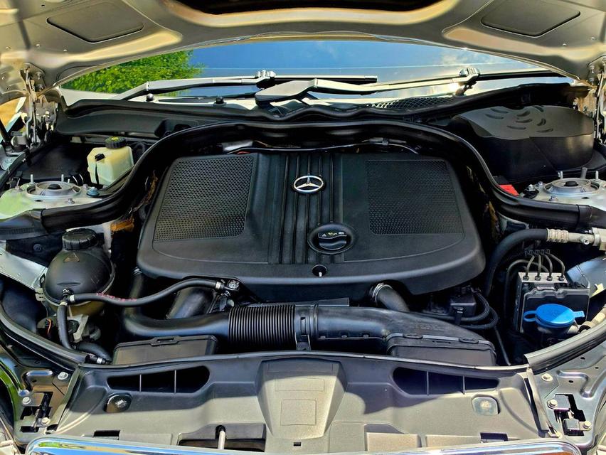 BENZ E220 cdi (W212) ปี2012 นำเข้า cbu เข้าใหม่เครื่องดีเซลหายาก ทนทาน สภาพสวยจัด รถมือเดียวป้ายแดง ออกห้างเกือบ 4 ล้าน รูปที่ 11