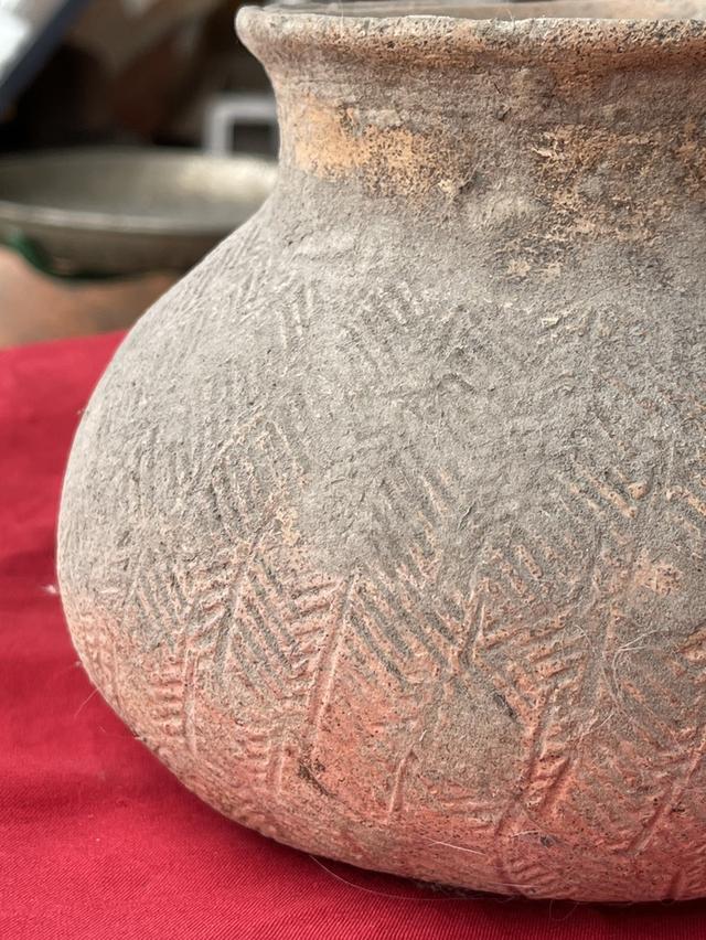 เครื่องปั้นดินเผาบ้านเชียง หม้อดินเผาโบราณ ภาชนะดินเผาบ้านเชียง 6