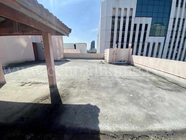 อาคารสำนักงาน 6 ชั้น ซอย รัชดาภิเษก 18 ใกล้ MRT ห้วยขวาง 18