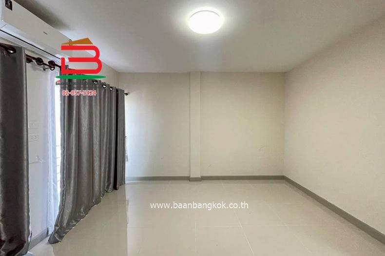 ทาวเฮ้าส์ 2 ชั้น รัชธานี 11 (ใกล้โรงพยาบาลมหาวชิราลงกรณธัญบุรี) เนื้อที่ 21.4 ตรว. ตำบลบึงน้ำรักษ์ อำเภอธัญบุรี จังหวัดปทุมธานี 4