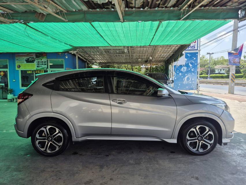 Honda HR-V 2017 รุ่น 1.8E สีเทา *เจ้าของขายเอง* 2