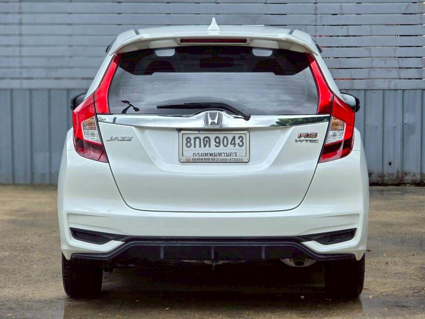 Honda Jazz 1.5RS ปีจด 2019 4