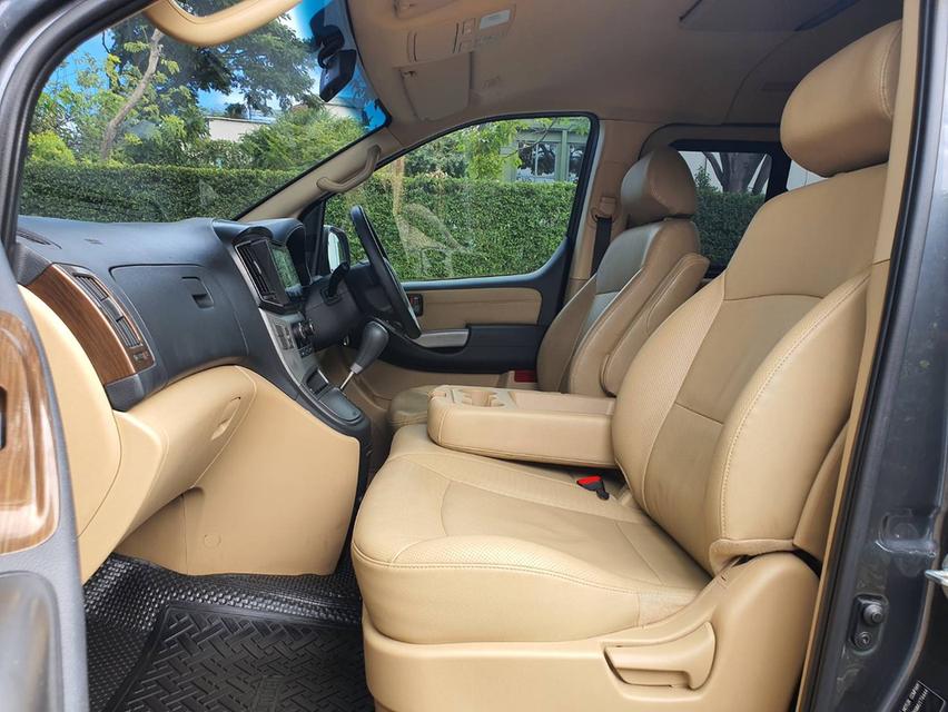 Hyundai H1 2.5 ELITE Minor chang สีเทา มือ1 ออกห้าง รถรุ่นปีคศ.2020 จดปี 2021 รูปที่ 5