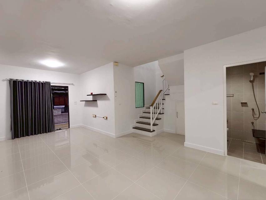 หมู่บ้านเมททาวน์ ปทุม-ติวานนท์ ต.บ้านฉาง อ.เมืองปทุมธานี จ.ปทุมธานี 8