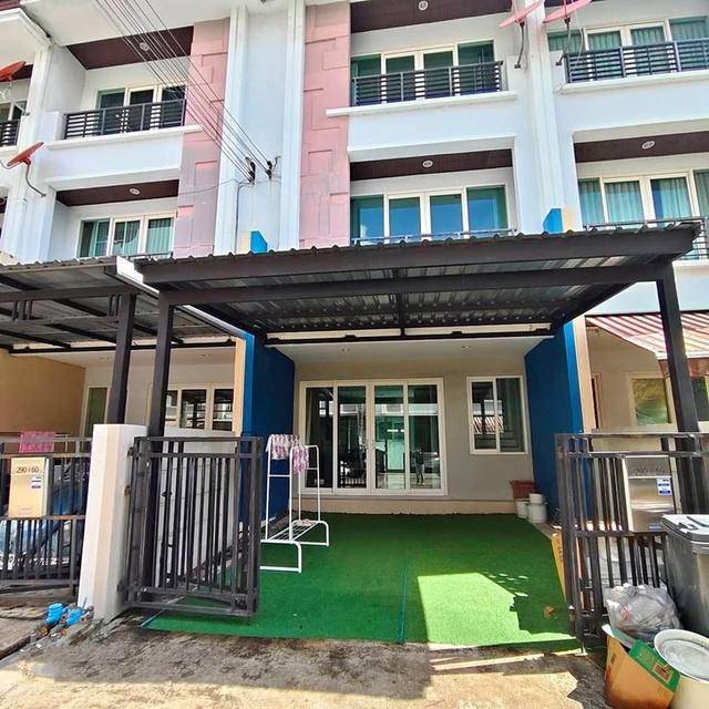 ให้เช่าทาวโฮมซอยประดิษฐ์มนูธรรม3 ใกล้ Central EastVille จดบริษัทได้ เลี้ยงสัตว์ได้ บ้านกลางเมือง s sense พระรามเก้าลาดพร 8