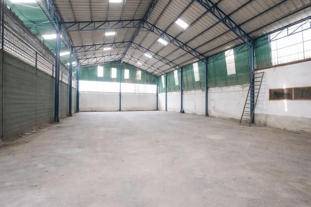 อาคารพาณิชย์3ชั้นครึ่งพร้อมโกดังขนาดใหญ่ ติดถนน อู่ทอง สุพรรณบุรี 7