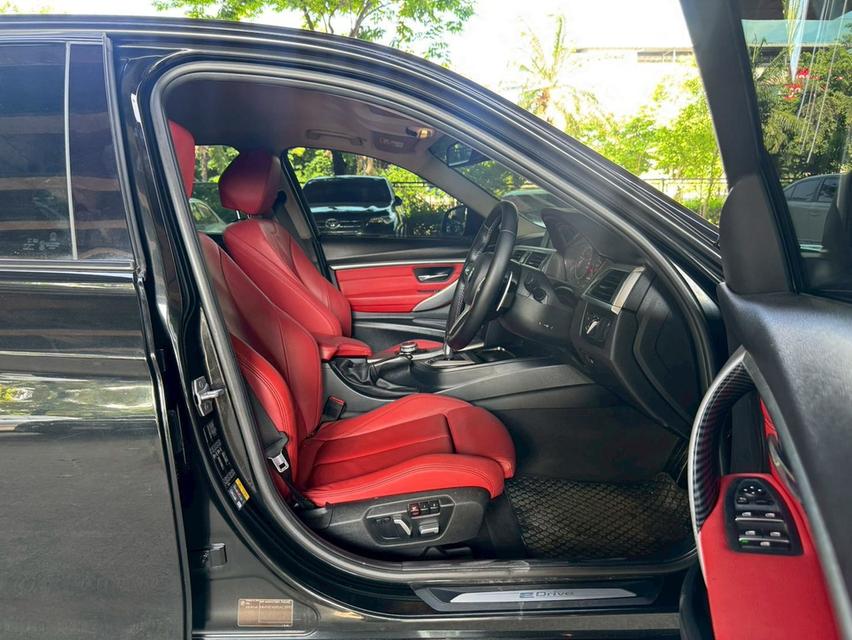 2018 BMW 330e 2.0 AT รูปที่ 15