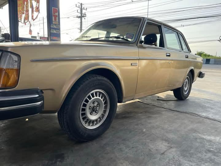 ขายด่วน Volvo 244  3