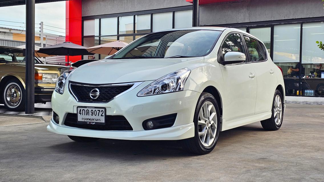 ขายรถ Nissan Pulsar 1.8V Hatchback ปี 2015 สีขาว เกียร์ออโต้