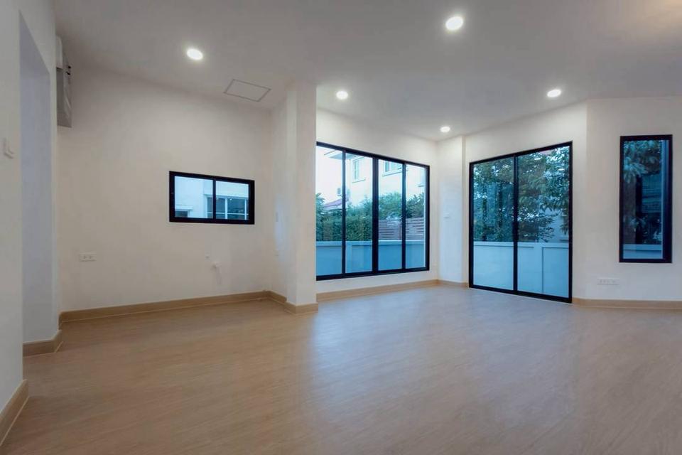 หมู่บ้านมัณฑนาปิ่นเกล้า-พระราม5บ้านเดี่ยว 2 ชั้น ตกแต่งใหม่พร้อมอยู่ โครงการทำเลทองติดถนนใหญ่ 7