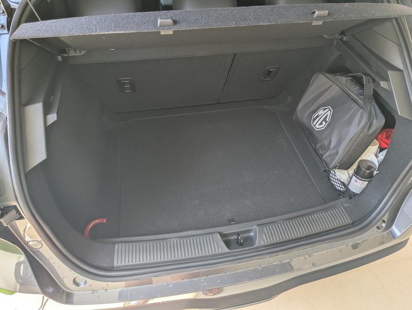 MG 4 electric, 10/2025, new price 709.000 baht, lifetime guarantee batterie, premium insurance 1/2 year, incl. new MG Wallbox, 9,5t km, best price TH รูปที่ 6