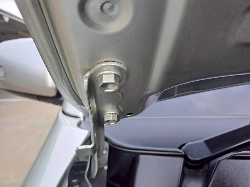 Toyota Fortuner 3.0 V 2WD รุ่นท็อป ปี2015 สีเทา 18