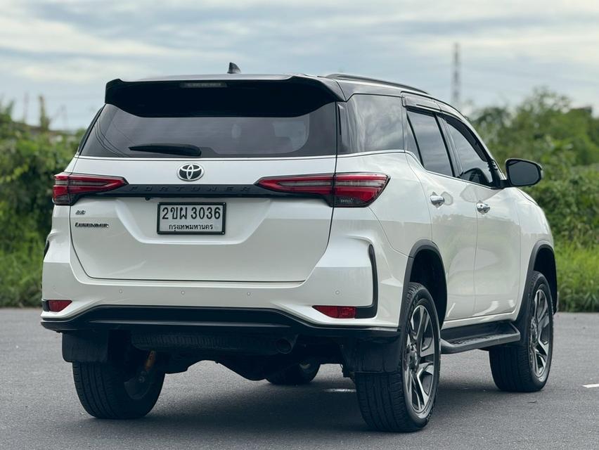 TOYOTA FORTUNER Wagon 4dr Legender 7st Auto 6sp RWD 2.8DCT 2WD Y2022 3