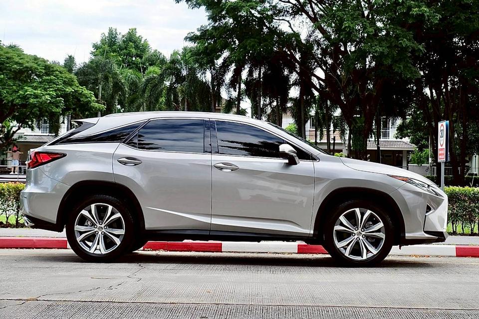 Lexus RX200T 2.0 Turbo Premium ปี 2017 รถสวยใช้น้อยมาก คุ้มจริงๆครับ 3