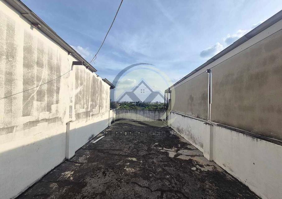 ตึก 4 ชั้น 1 คูหา ซอยวัดพระเงิน ถนนกาญจนาภิเษก บางใหญ่ ติดถนนเหมาะธุรกิจ ขายตามสภาพ ต่อรองได้ 20