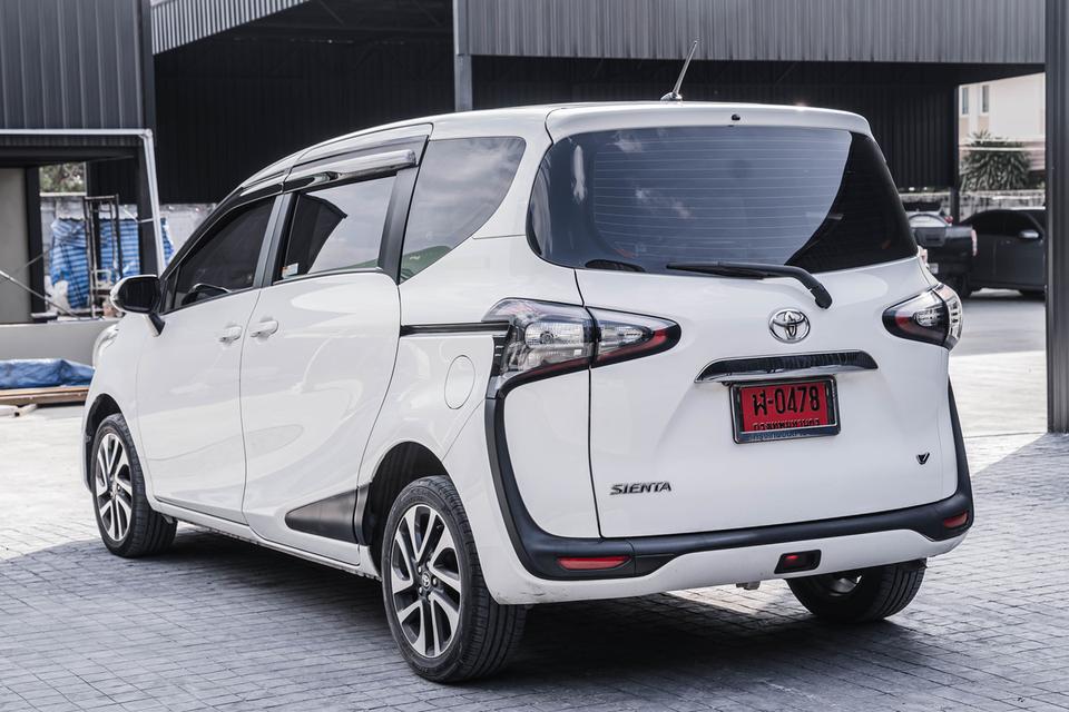 รหัสรถ 67GG2432 TOYOTA SIENTA 1.5 V ปี 2017  7