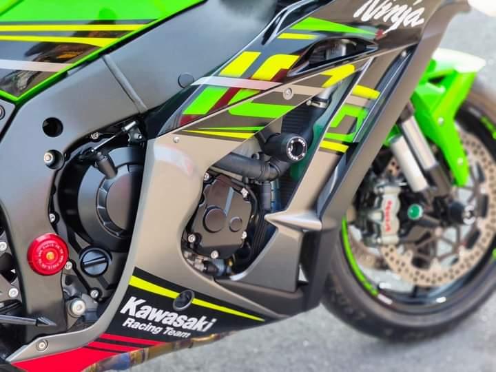 Kawasaki Ninja ZX10R 4