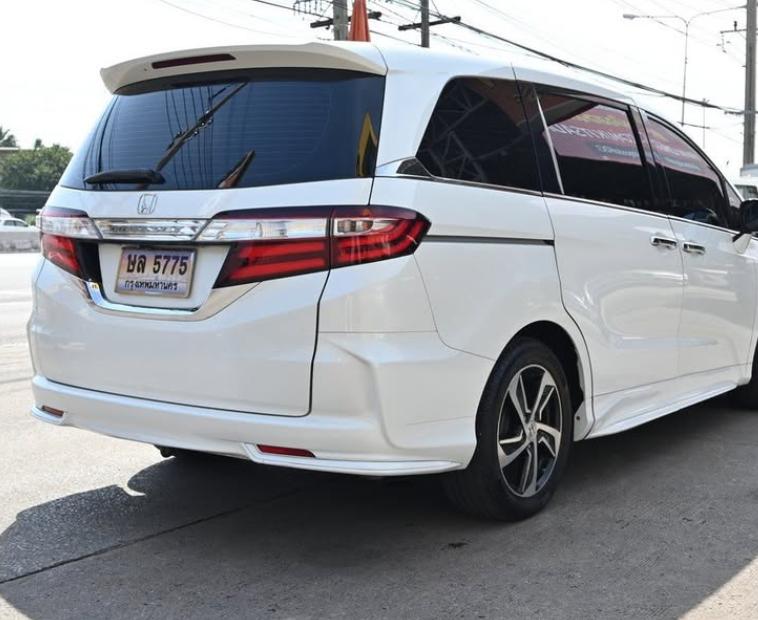 Honda Odyssey สีขาวสภาพดีมาก 5