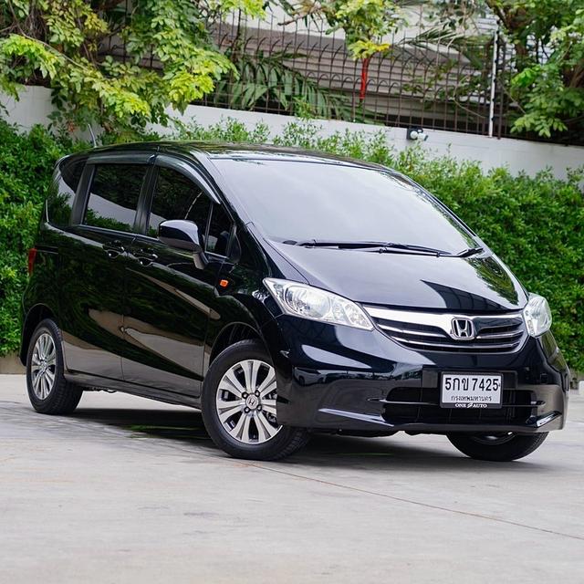 HONDA FREED 1.5 SE AT 2012MPV 7 ที่นั่ง ประตูสไลด์ไฟฟ้า 2 ฝั่ง