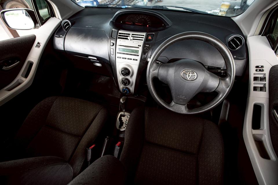 Toyota Yaris 1.5J ปี 2013 เกียร์ออโต้ สีเทา 15