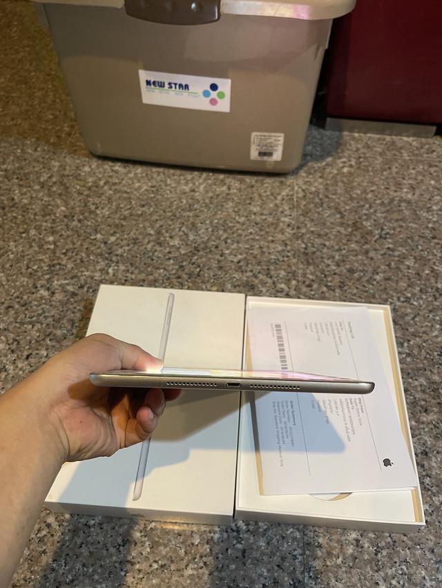 ขาบiPadGen6สีหายากSilver128กิ๊กWifi Celluerใส่ซิมได้มีกล่องอีมี่ตรงใช้งานดีทุกๆฟังชั่นถูกมากกก