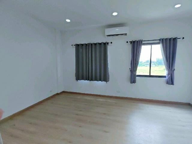 ม.นอร์ทกรุงเทพ 1.7 กม. เทพรักษ์ MRTลาดปลาเค้า 2.2 กม. ให้เช่าทาวน์โฮม 3ชั้น 4นอน 3น้ำ ทำเลดี ย่านพหลโยธิน รามอินทรา 6