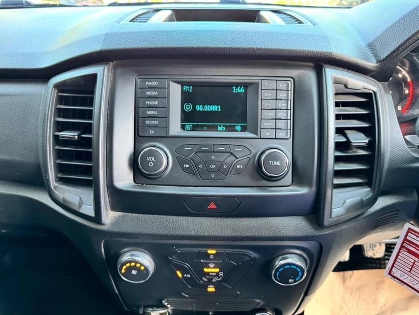  Ford Ranger 2.2 SINGLE ตอนเดียว Standard XL  ปี : 2021 เกียร์ : ธรรมดา เครื่องยนต์ : 2.2CC ดีเซล  รถไมล์แท้100%  6