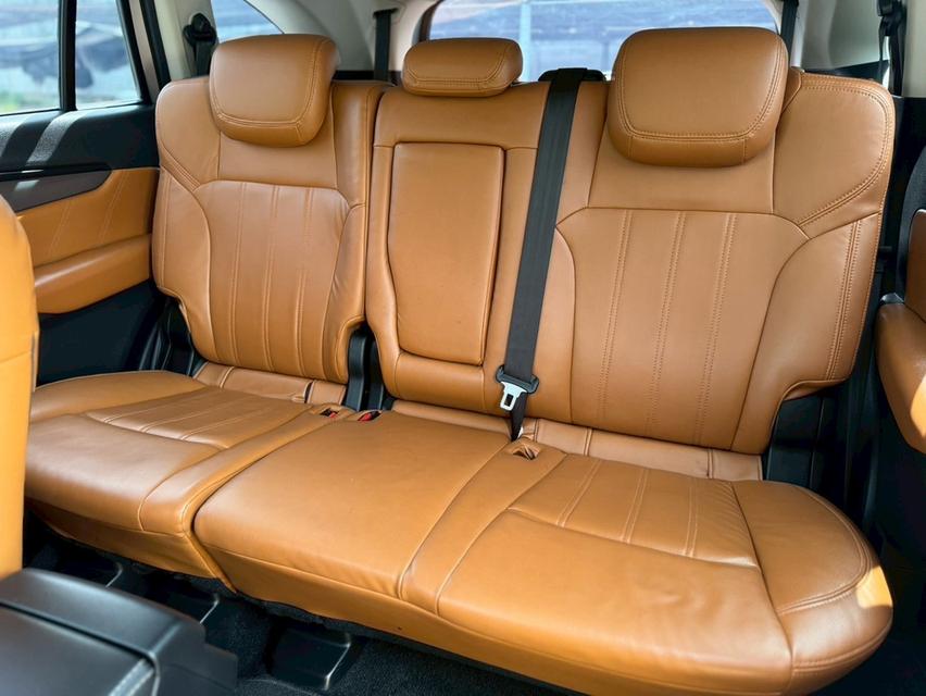 ISUZU MUX Wagon 4dr Active 7st Auto 6sp RWD 1.9DCT Y2021. สีเทา ออโต้  14