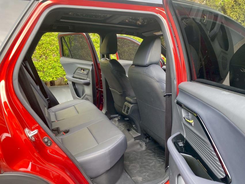Toyota Yaris Cross. e: HEV Premium Luxury ปี 2023 ตัวท็อปสีพิเศษ รูปที่ 8