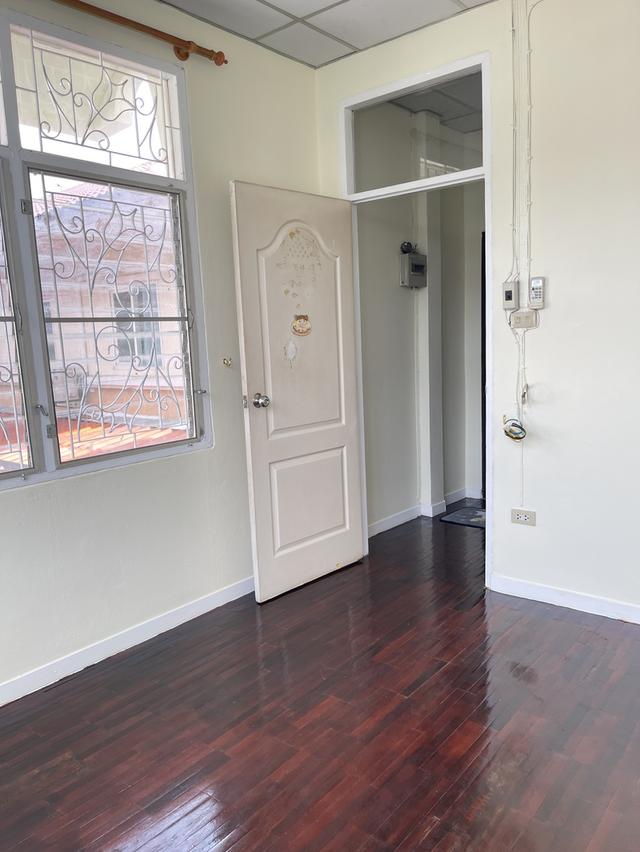 ขายด่วนมาก ทาวเฮ้าส์ 3 นอน 2 น้ำ 26.5 ตรว. หลังริม เจ้าของขายเอง รีโนเวทเรียบร้อยพร้อมเข้าอยู่ 18