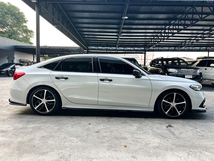 ขายรถ Honda Civic FE 2.0RS eHEV Sedan ปี 2023 สีขาว เกียร์ออโต้ รูปย่อยที่ 4