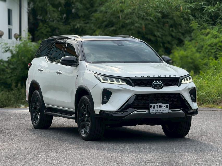 TOYOTA FORTUNER Wagon 4dr Legender 7st Auto 6sp RWD 2.8DCT 4WD  รุ่นพิเศษ 60th AnniversaryY2022. สีขาว ออโต้ 