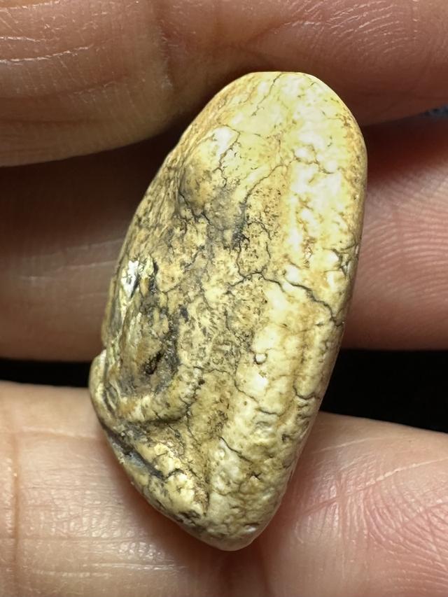 พระเนื้อผงพิมพ์ สมาธิ