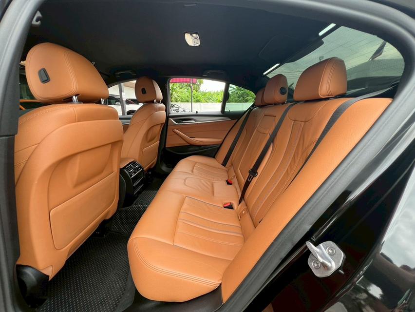BMW SERIES 5 520d M SPORT ปี 2018 11