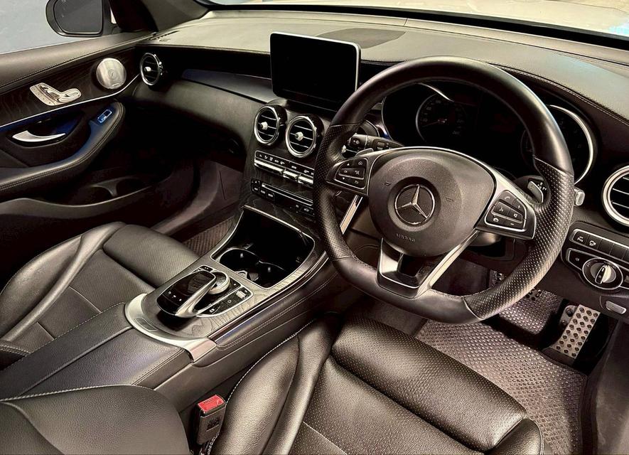 Mercedes-Benz Glc250d AMG 4Matic ปี 2019 8
