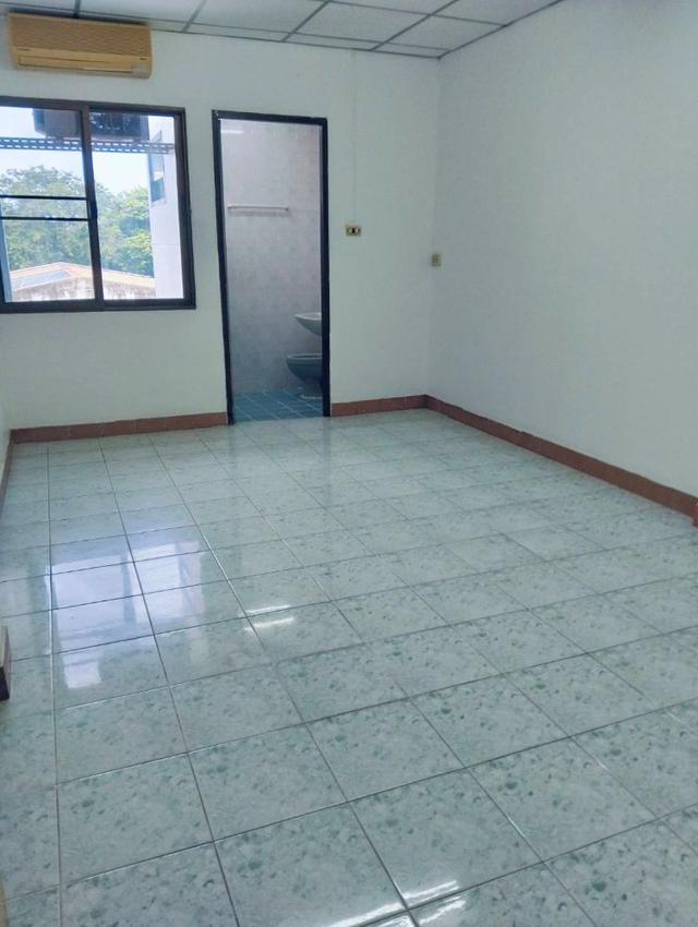 ขายอพาร์ทเม้นท์ PT&PP3 3 ชั้น ขนาด 150 ตร.ว. ซอยลาดพร้าว 80 แยก10 ใกล้ MRT ลาดพร้าว 71 7