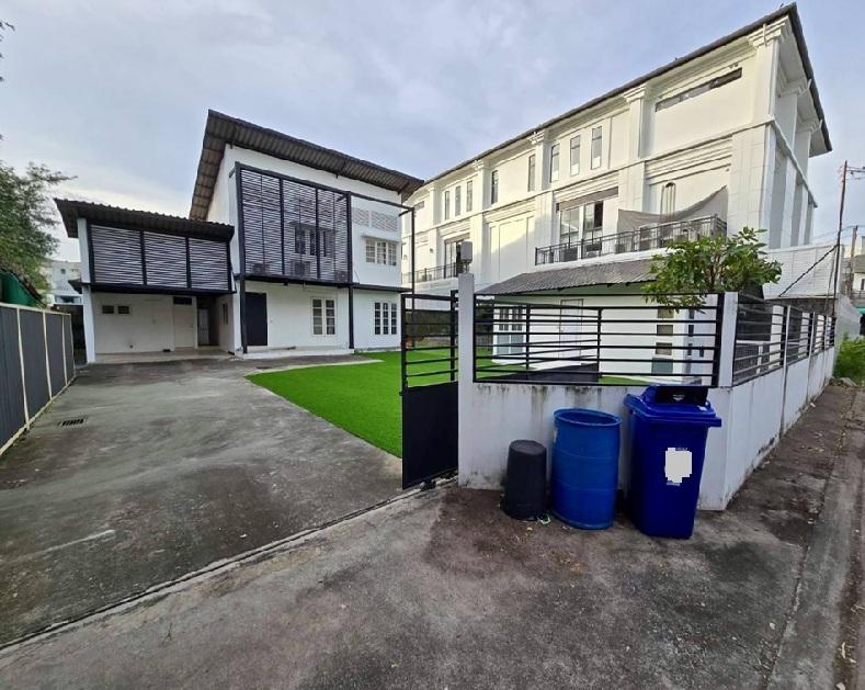 ให้เช่าบ้านเดี่ยว 2 ชั้น / Home Office หลังใหญ่ ซอยรามอินทรา เข้าซอยไม่ลึก ทำเลดีมาก / ปากซอยรถไฟฟ้า เดินได้ 2