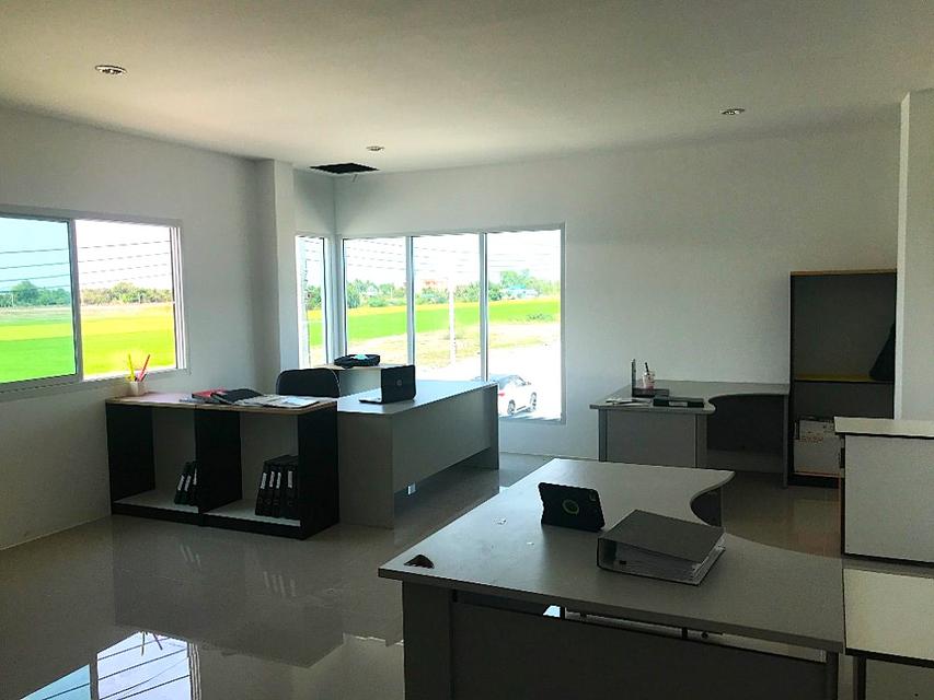 ขายโรงงาน โกดังพร้อมออฟฟิศ ขนาด 600 ตรม. สร้างเต็มพื้นที่ ขายพร้อมเครื่องจักร ลาดหลุมแก้ว ปทุมธานี
