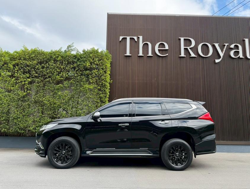 Pajero 2.4 GT Premium NAVI ปี2017 สีดำ ดีเซล รถมือเดียว เข้าเช็คศูนย์ทุกระยะ