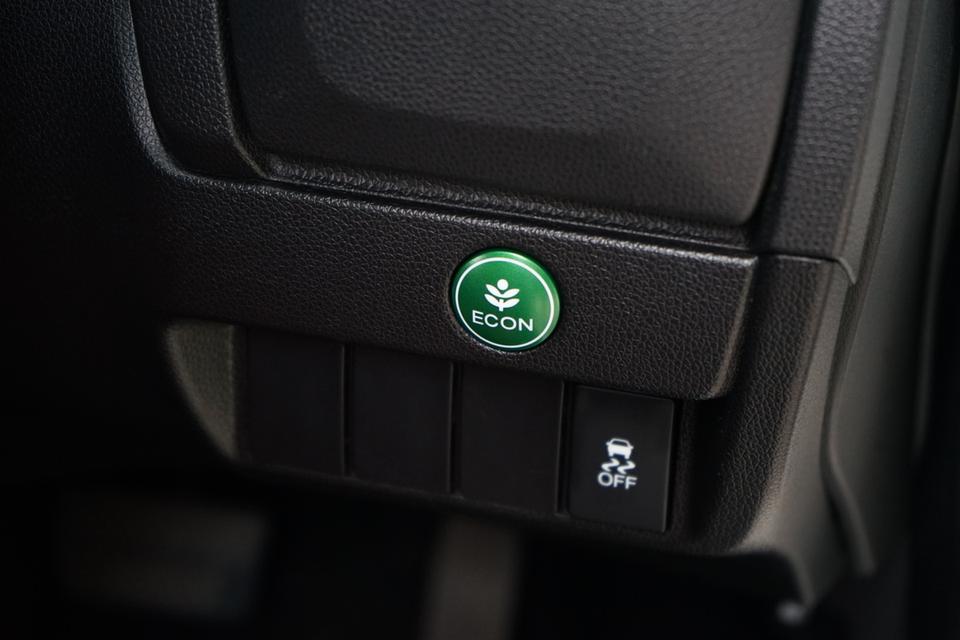 2014 HONDA JAZZ 1.5SV+ 14