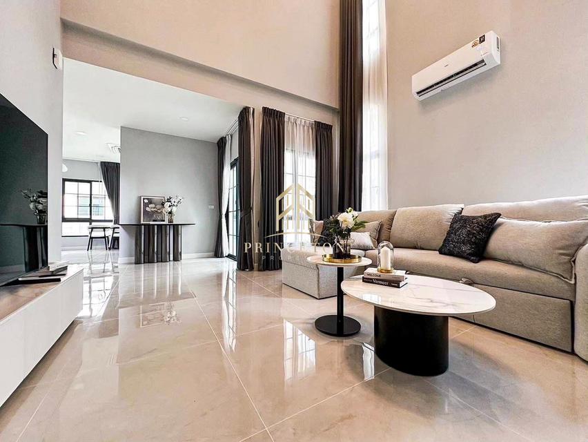 Luxury English-Style Detached House The City Bangna 2 2