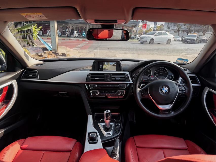 ลดราคาเหลือเพียง!! ปี2018 BMW 330E SPORT AT TOP สุดๆ รูปที่ 13