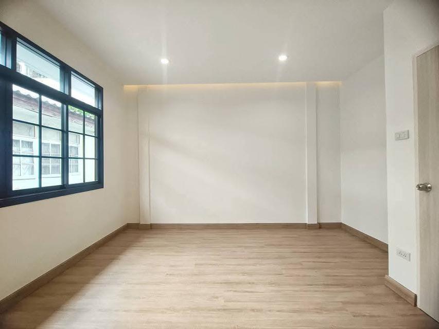 ทาวน์โฮม 2 ชั้น หมู่บ้าน ราณี ซ อ ย น ว มิ น ท ร์ 1 3 5  พร้อมทำเรื่องกู้ให้ฟรี 7