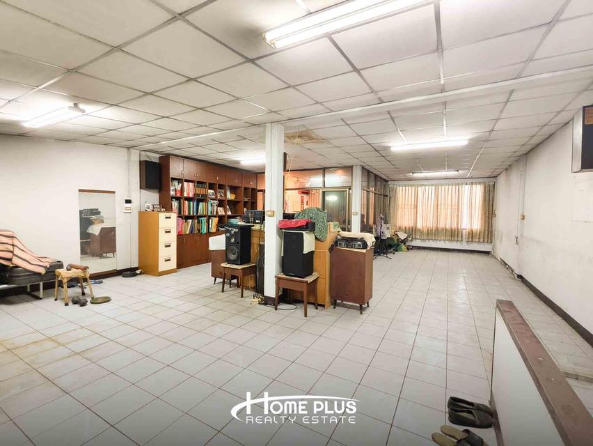 🏢 ขายด่วนอาคารพาณิชย์ 3 ชั้น 2 คูหา ทำเลทองใจกลางสาทร–สีลม 12